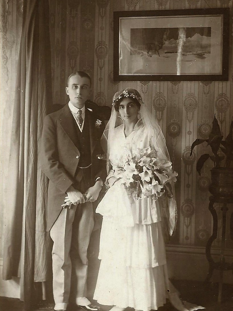 LeslieElsie-wedding-1915